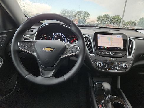 Used 2023 Chevrolet Malibu LT image 6