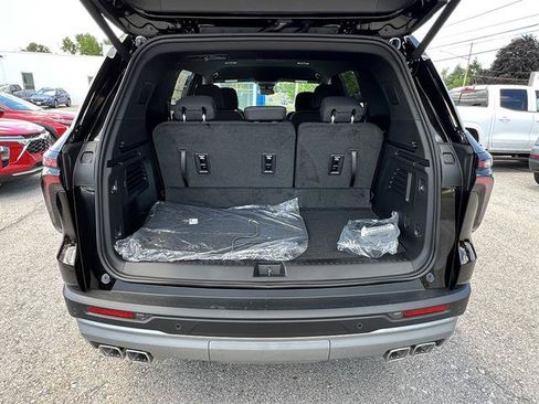 New 2026 Chevrolet Traverse LT w/ LPO, Floor Liner Package FWD image 5