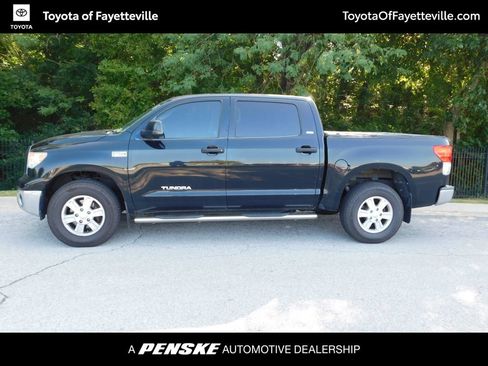 Used 2012 Toyota Tundra 4x4 CrewMax w/ SR5 Pkg image 2
