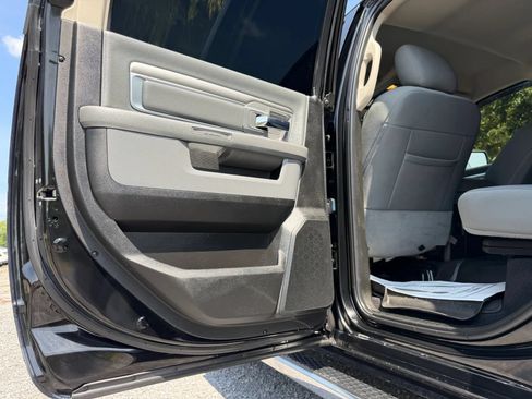 Used 2020 RAM 1500 Classic SLT w/ Luxury Group AWD/4WD image 27