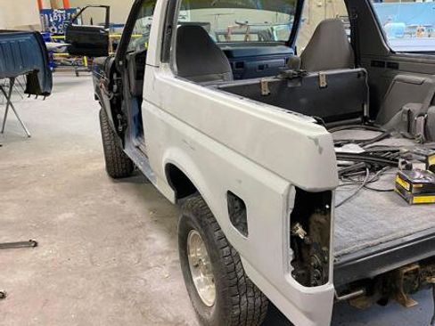 Used 1995 Ford Bronco XLT AWD/4WD image 17