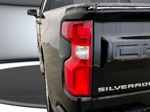 Used 2021 Chevrolet Silverado 1500 Custom w/ Safety Confidence Package AWD/4WD image 24