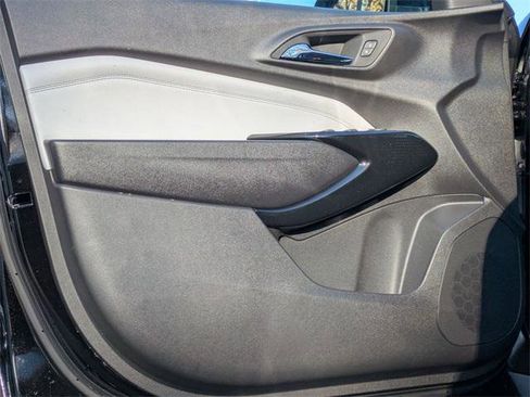 New 2026 Chevrolet Trax LT image 12