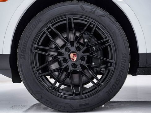 New 2026 Porsche Cayenne Coupe image 13