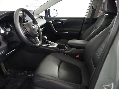 Used 2021 Toyota RAV4 XLE Premium AWD/4WD image 15