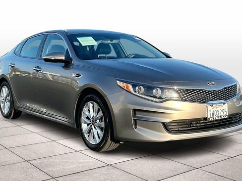 Used 2017 Kia Optima EX image 2
