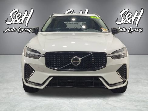 Used 2023 Volvo XC60 B5 Plus image 13