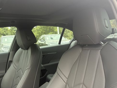 Used 2026 BMW 530i xDrive w/ M Sport Package image 15