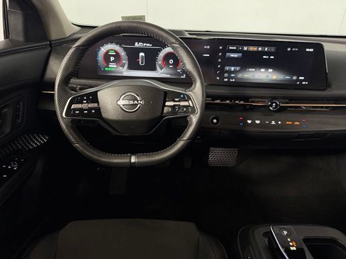 Used 2024 Nissan Ariya FWD image 11