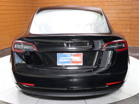 Used 2023 Tesla Model 3 Standard Range image 12