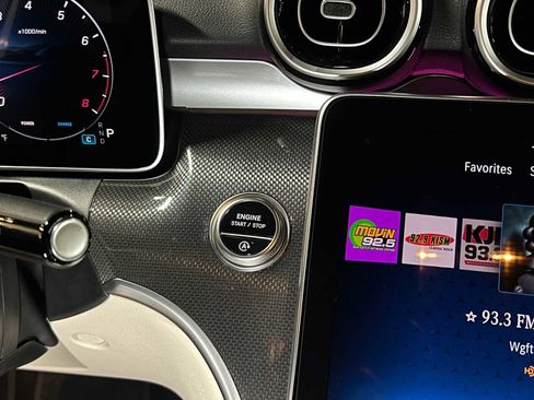 Used 2025 Mercedes-Benz C 300 4MATIC Sedan image 32