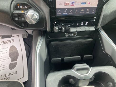 Used 2025 RAM 1500 Laramie image 19