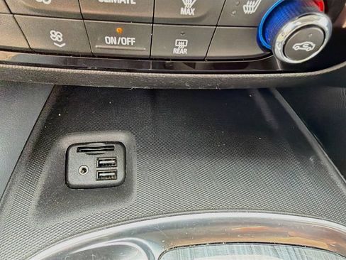 Used 2021 Buick Enclave Essence FWD image 31