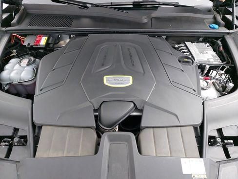 Used 2022 Porsche Cayenne E-Hybrid Coupe image 33