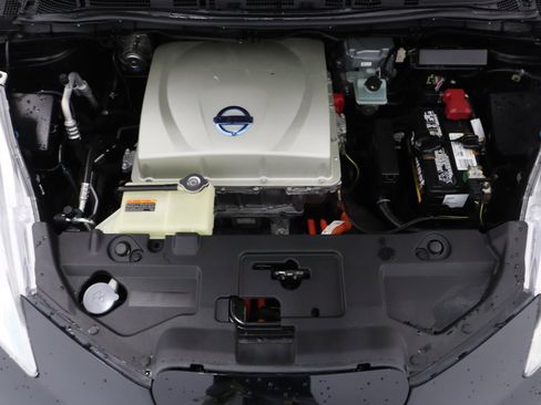 Used 2015 Nissan Leaf S w/ Charge Package FWD image 37