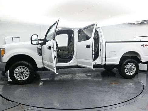 Used 2017 Ford F250 XLT image 37