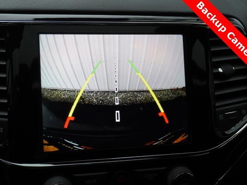 Used 2020 Jeep Grand Cherokee SRT image 28