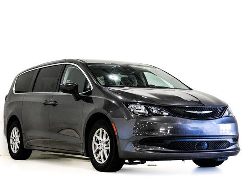 Used 2023 Chrysler Voyager LX FWD image 1