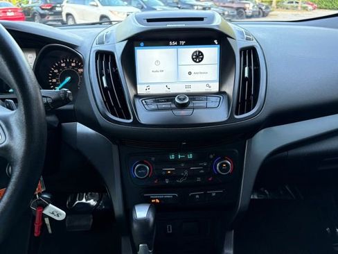 Used 2017 Ford Escape SE w/ SE Leather Comfort Package image 17