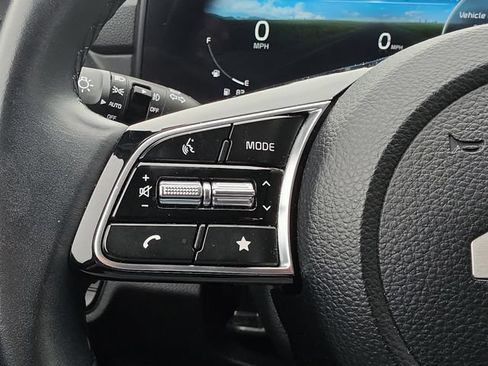 Certified 2024 Kia Seltos EX FWD image 19
