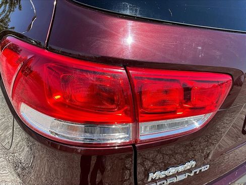 Used 2017 Kia Sorento AWD w/ LX Convenience Package image 25