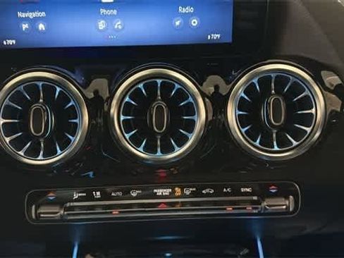 Certified 2025 Mercedes-Benz GLA 250 4MATIC image 21