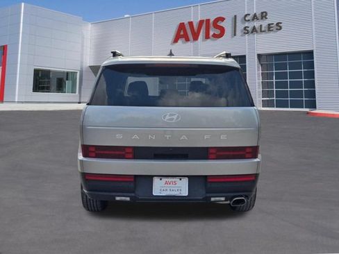 Used 2025 Hyundai Santa Fe SEL FWD image 9