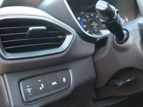 Used 2019 Hyundai Santa Fe SEL image 28