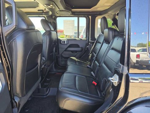 Used 2019 Jeep Wrangler Unlimited Sahara w/ Advanced Safety Group AWD/4WD image 16