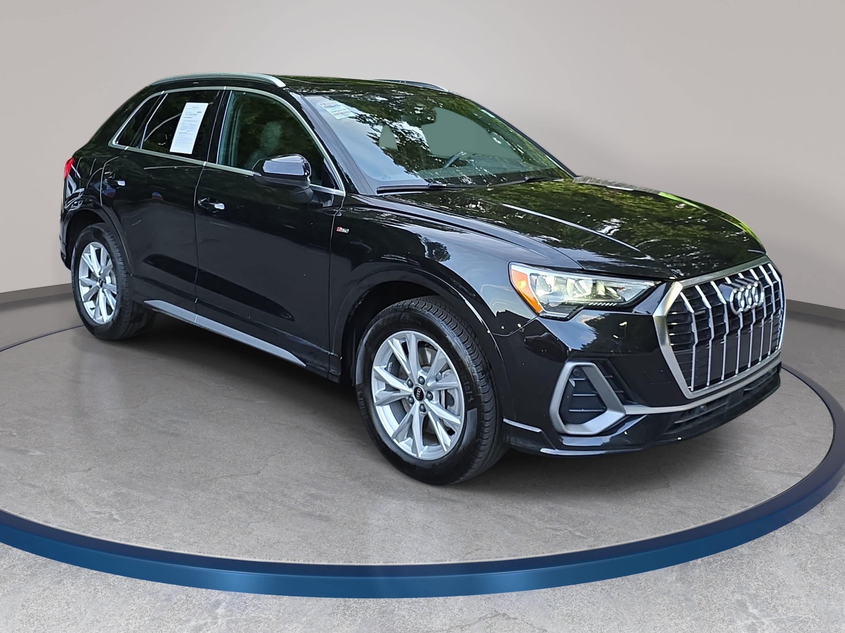 Used 2022 Audi Q3 2.0T Premium w/ Convenience Package AWD/4WD image 3