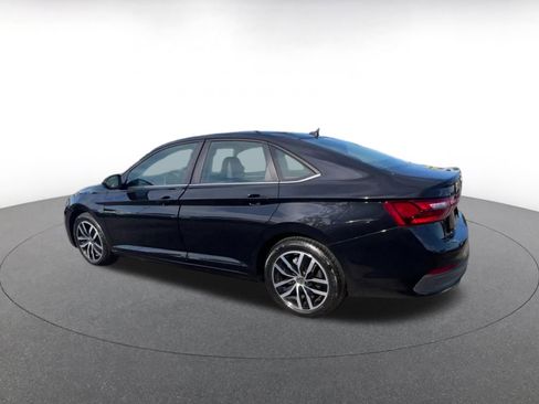 Used 2025 Volkswagen Jetta SE image 10