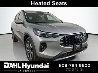 Used 2024 Ford Escape Platinum video 1