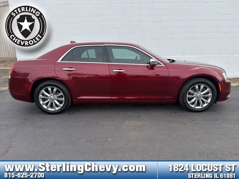 Used 2019 Chrysler 300 Limited image 6