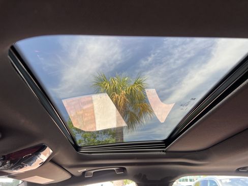 Certified 2025 BMW 540i xDrive image 28