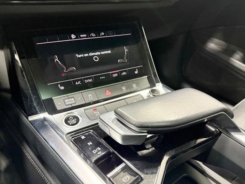 Used 2021 Audi e-tron Premium w/ Convenience Plus Package image 30