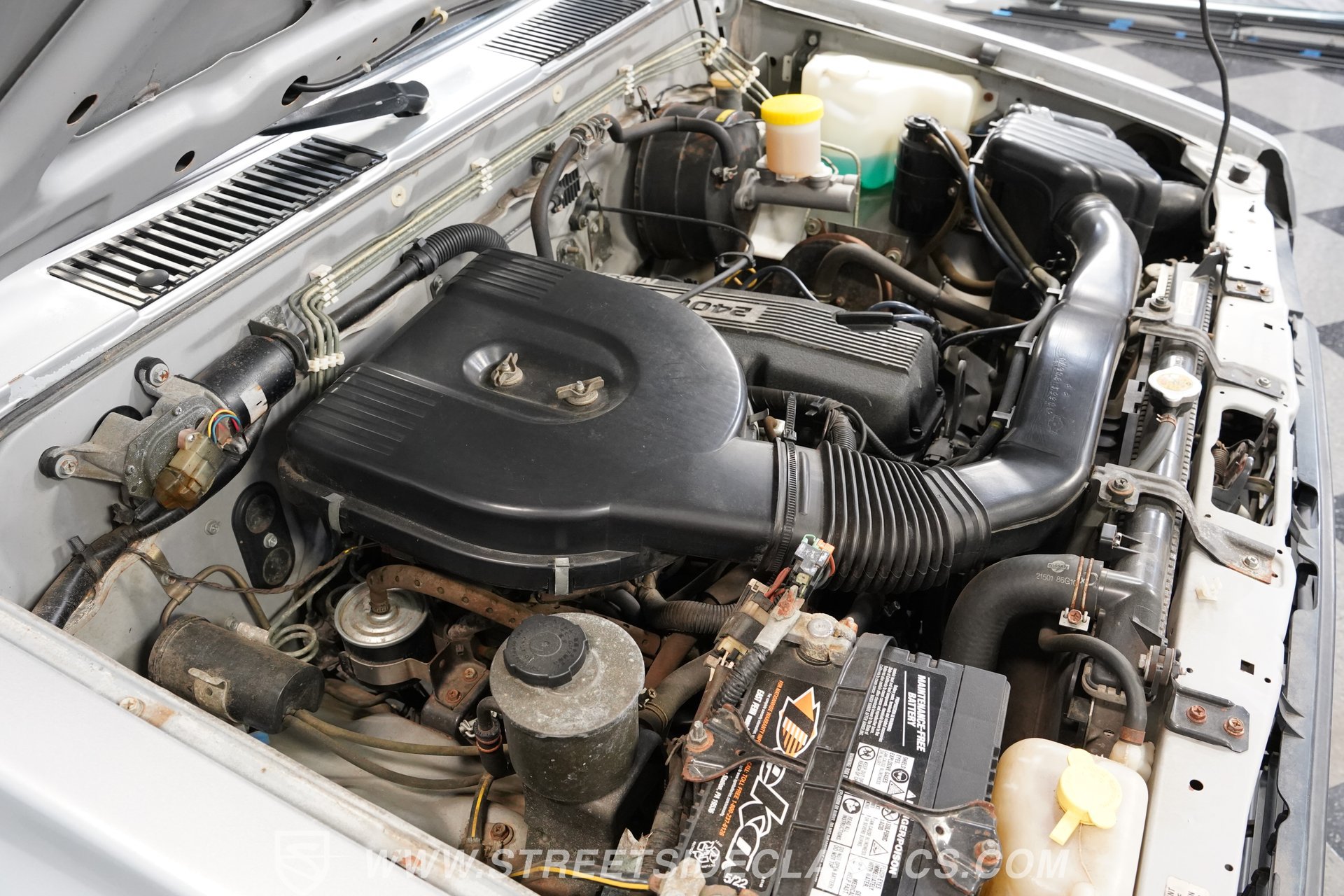 Used 1990 Nissan Pickup 4x4 Regular Cab image 36