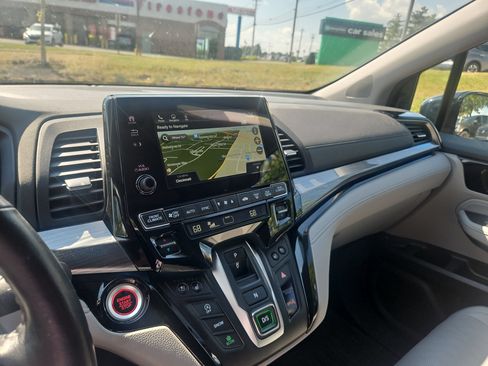 Used 2022 Honda Odyssey Elite image 2