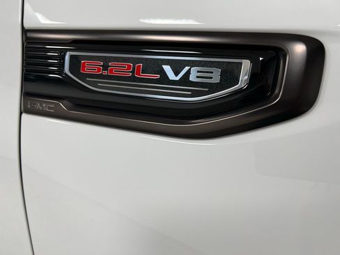 Used 2022 GMC Sierra 1500 AT4X image 17