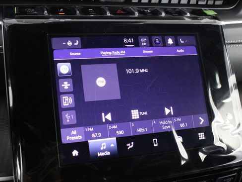 New 2025 Jeep Grand Cherokee Altitude image 32