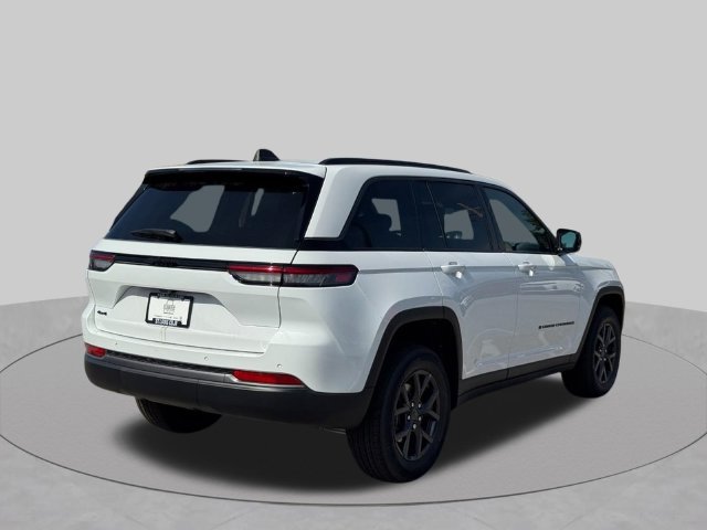 New 2027 Jeep Grand Cherokee Altitude AWD/4WD image 3