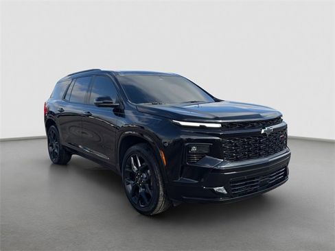 Used 2026 Chevrolet Traverse RS image 8