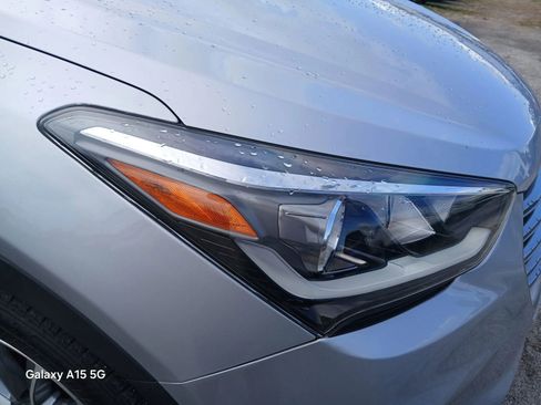 Used 2017 Hyundai Santa Fe SE AWD/4WD image 15