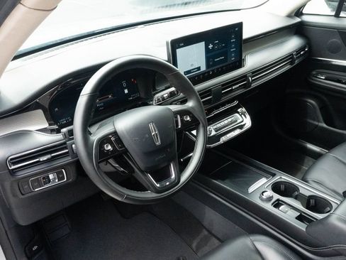 Used 2023 Lincoln Corsair FWD w/ Equipment Group 101A image 3