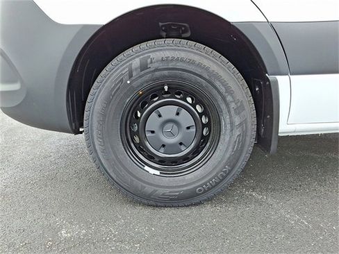 Used 2025 Mercedes-Benz Sprinter 2500 image 8