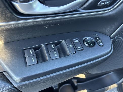 Used 2019 Honda CR-V EX-L image 17