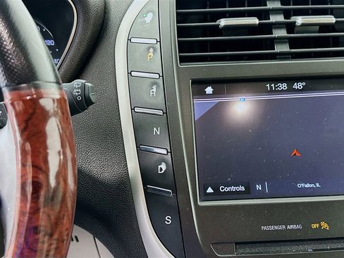 Used 2019 Lincoln MKC Reserve w/ MKC Climate Package AWD/4WD image 17