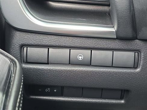 Certified 2022 Nissan Rogue SV image 31