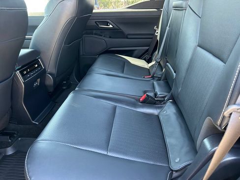 Used 2026 Lexus GX 550 w/ Accessory Package (31) AWD/4WD image 18