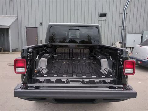 New 2025 Jeep Gladiator Sport image 34