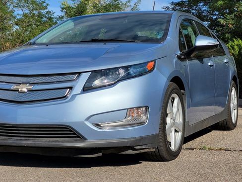 Used 2015 Chevrolet Volt Premium w/ Premium Trim Package FWD image 7